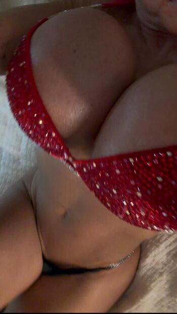 Full leaked Queenmuscleboobs private photo