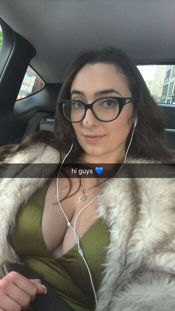 Full leaked Qveenjulia private onlyfans photo