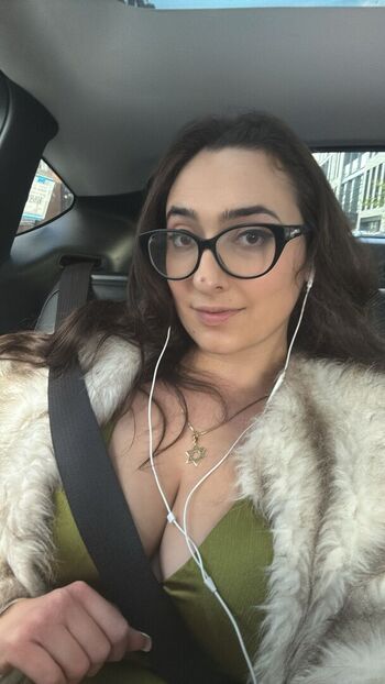 Full leaked Qveenjulia private onlyfans photo