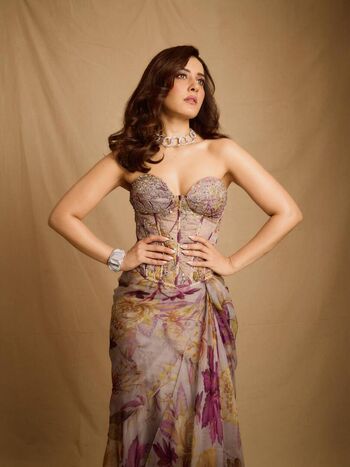 Full leaked Raashi khanna private onlyfans photo