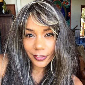 Rachel True