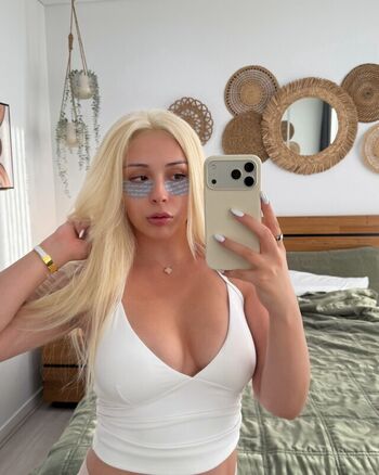 Full leaked Rae law private photo