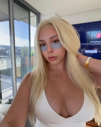 Full leaked Rae law private photo