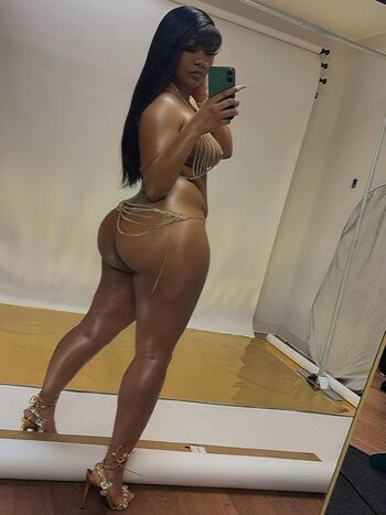 Full leaked Raeraecake private onlyfans photo