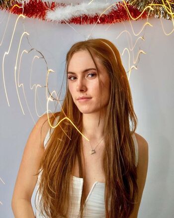 Full leaked Raine reacts private photo