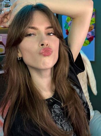 Full leaked Raine reacts private photo