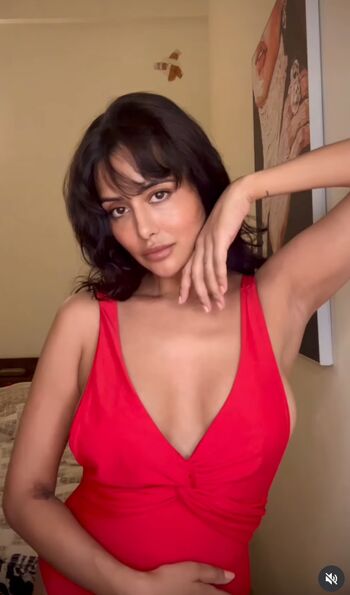 Full leaked Raiza wilson private photo