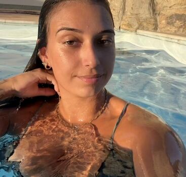 Full leaked Raphaela private onlyfans photo