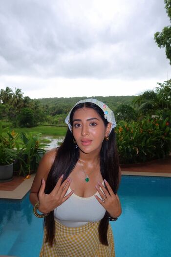 Full leaked Rashi singh private photo