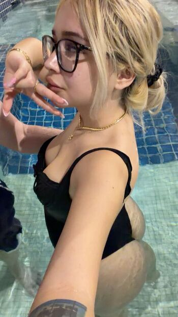 Full leaked Ravegirlrori private onlyfans photo