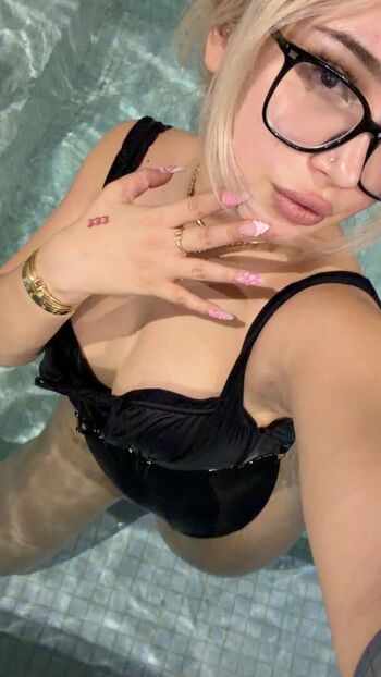 Full leaked Ravegirlrori private onlyfans photo