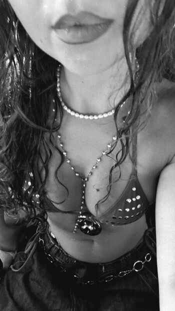 Full leaked Ravewithme private photo