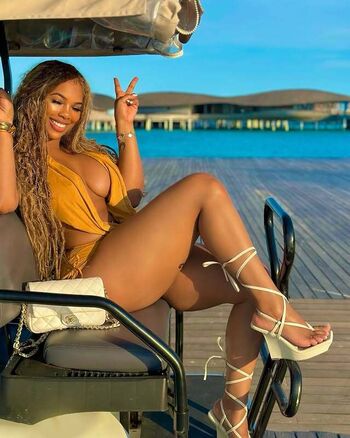 Full leaked Ravieloso private onlyfans photo