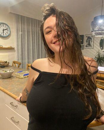 Full leaked Rayna widger page private onlyfans photo