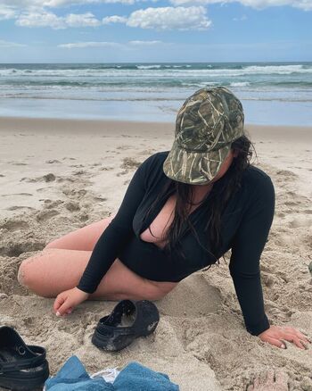 Full leaked Rayna widger page private onlyfans photo