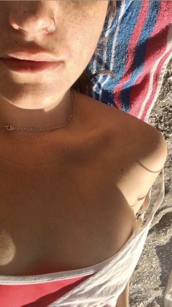 Full leaked Rayna widger page private onlyfans photo