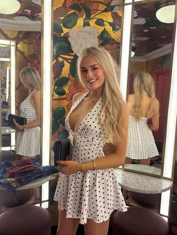 Full leaked Rebecca rose private onlyfans photo