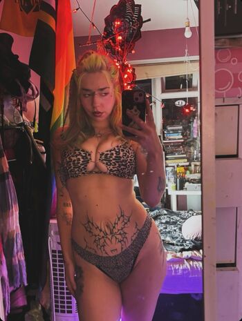 Full leaked Red e bunny private photo