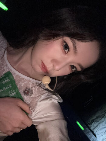 Full leaked Red velvet private photo