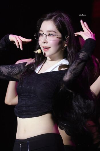 Full leaked Red velvet private photo