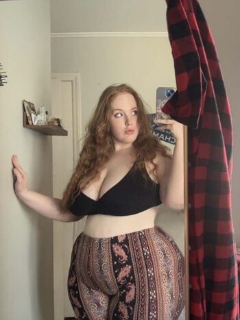 redheadedhoneydoll