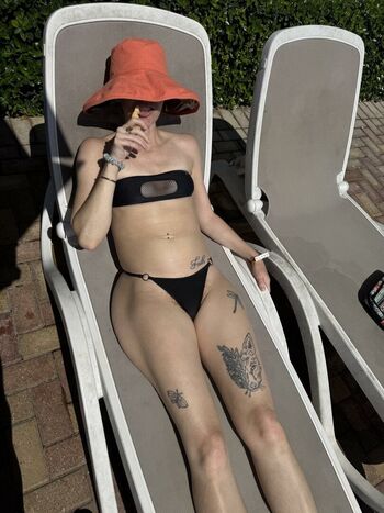 Full leaked Redhotpearlx page private photo