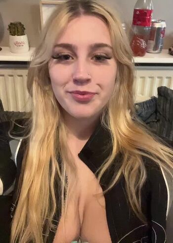 Full leaked Reeseychanelle private photo