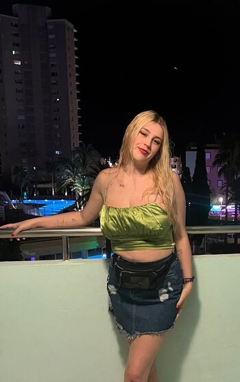 Full leaked Reeseychanelle private photo