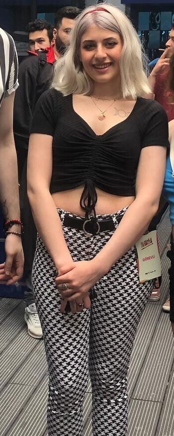 Full leaked Rem sakmar page private onlyfans photo