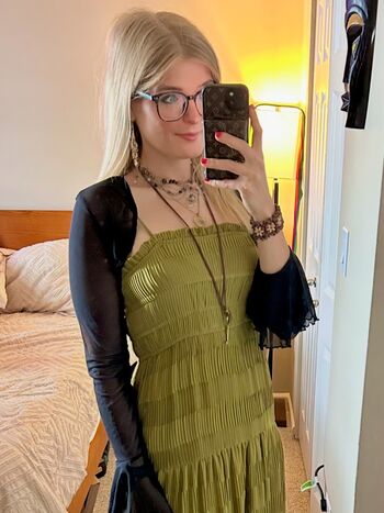 Full leaked Retro wannabe private onlyfans photo