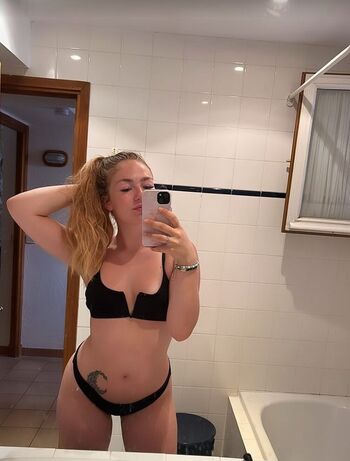 Full leaked Rewen private onlyfans photo