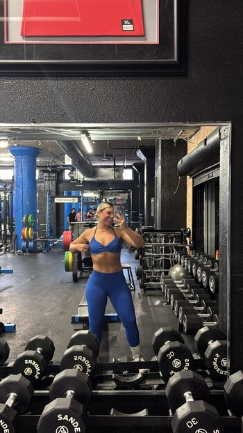 Full leaked Rharri rhound page private onlyfans photo