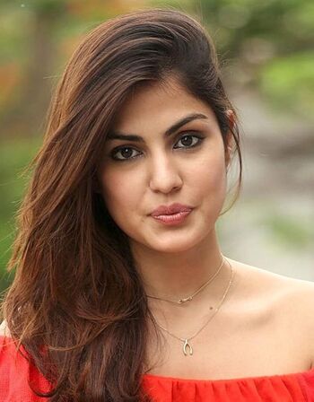 Full leaked Rhea chakraborty private photo