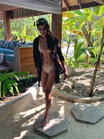 Full leaked Rhea chakraborty private photo