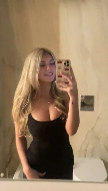 Full leaked Rianabailey page private photo