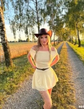 Full leaked Ricarda wolf page private photo