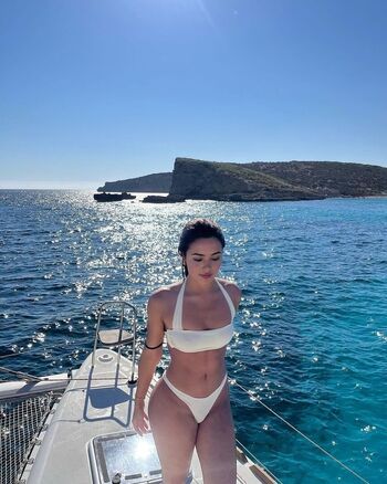 Full leaked Ridhiiee private onlyfans photo