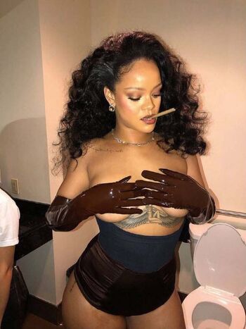 Full leaked Rihanna  page private onlyfans photo