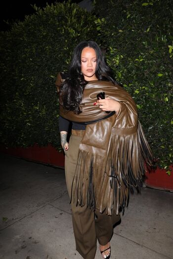 Full leaked Rihanna private onlyfans photo