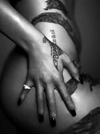 Full leaked Rihanna private onlyfans photo