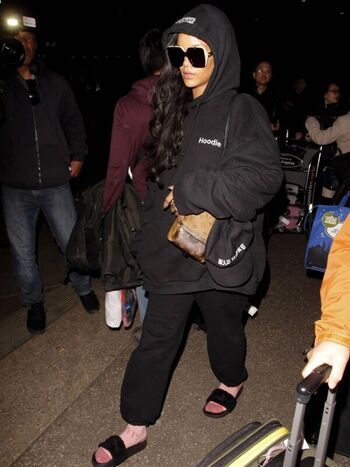 Full leaked Rihanna private photo