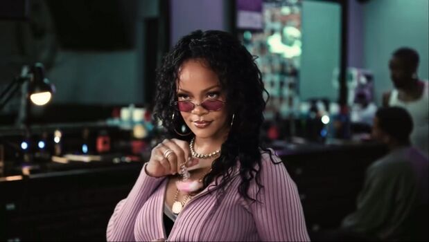 Full leaked Rihanna page private photo