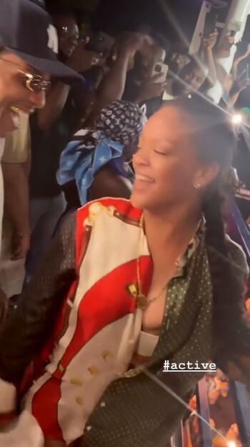 Full leaked Rihanna  page private photo
