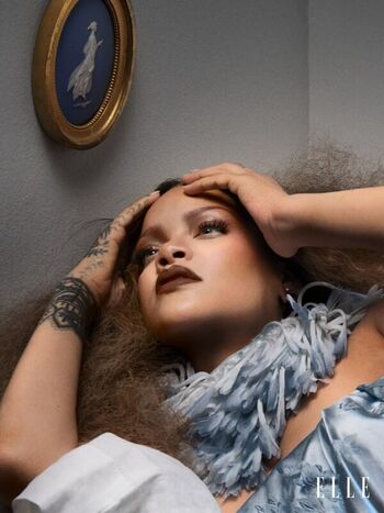 Full leaked Rihanna page private photo