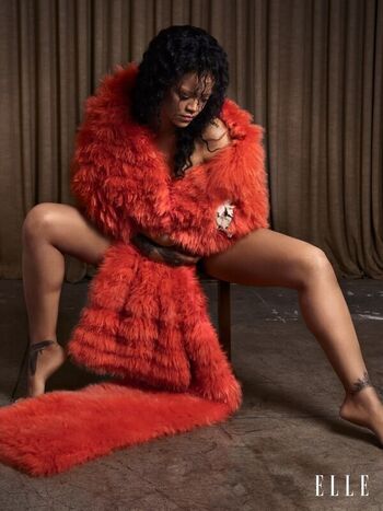 Full leaked Rihanna page private photo