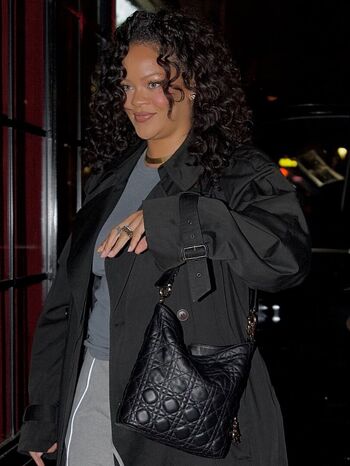 Full leaked Rihanna  page private photo