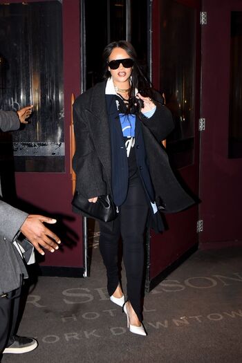 Full leaked Rihanna private photo
