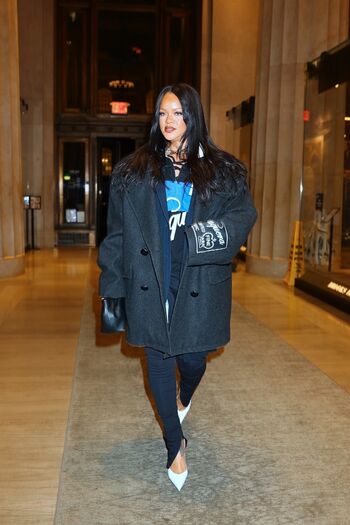 Full leaked Rihanna private photo