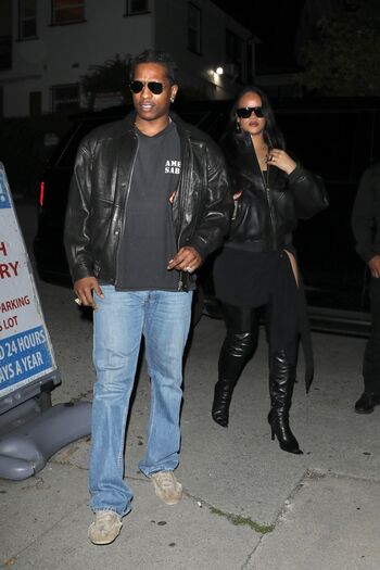 Full leaked Rihanna private photo