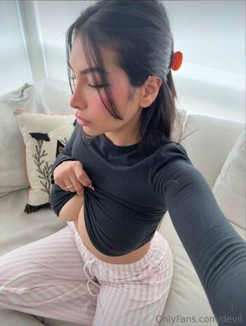 Full leaked Rileyyrawrr private photo